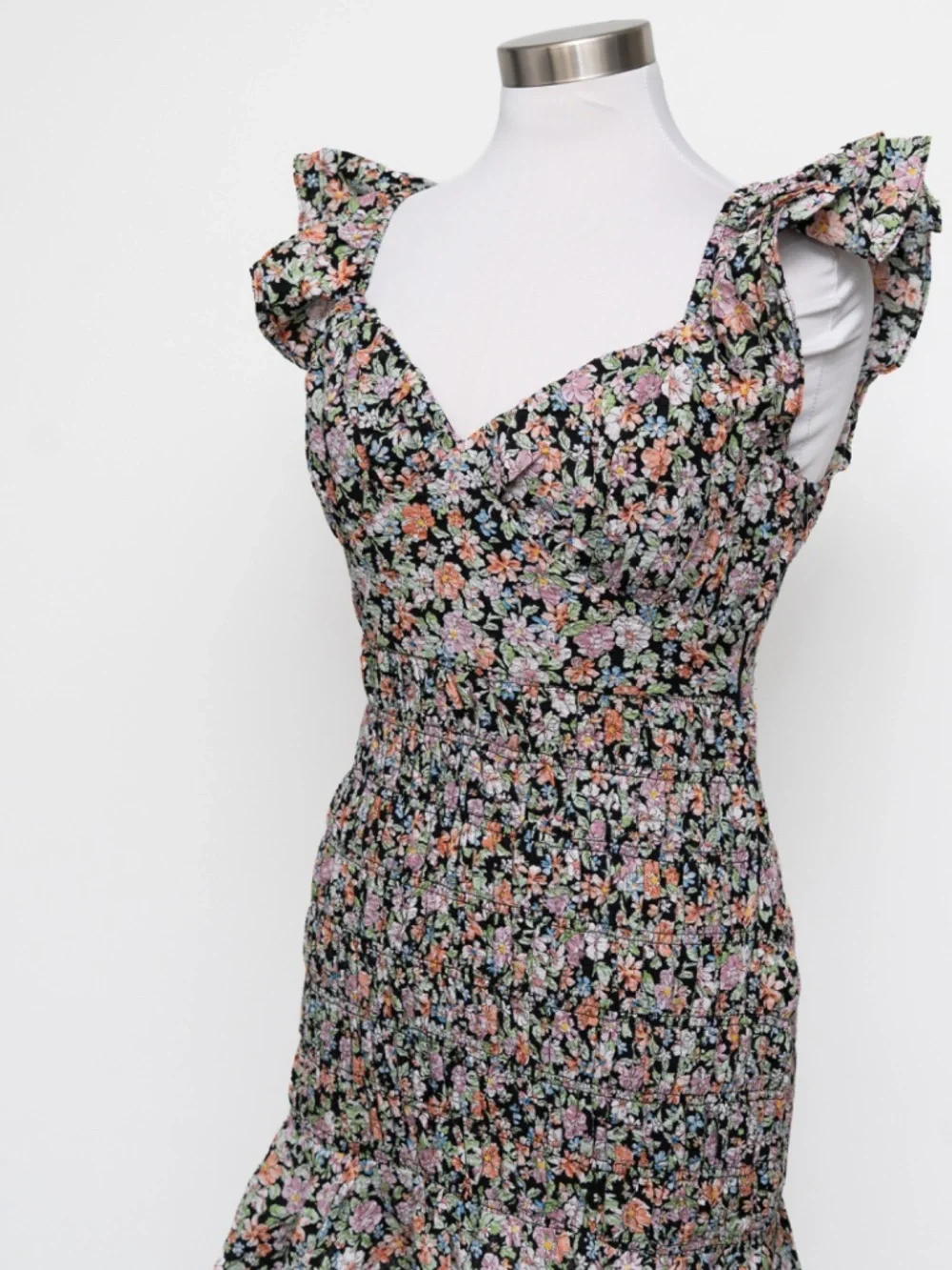 Free the Roses - Floral Smocked Mini Dress‎